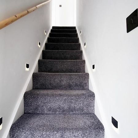 New 2 Bed Comfort - Functional - Secure - Private Cardiff Kültér fotó