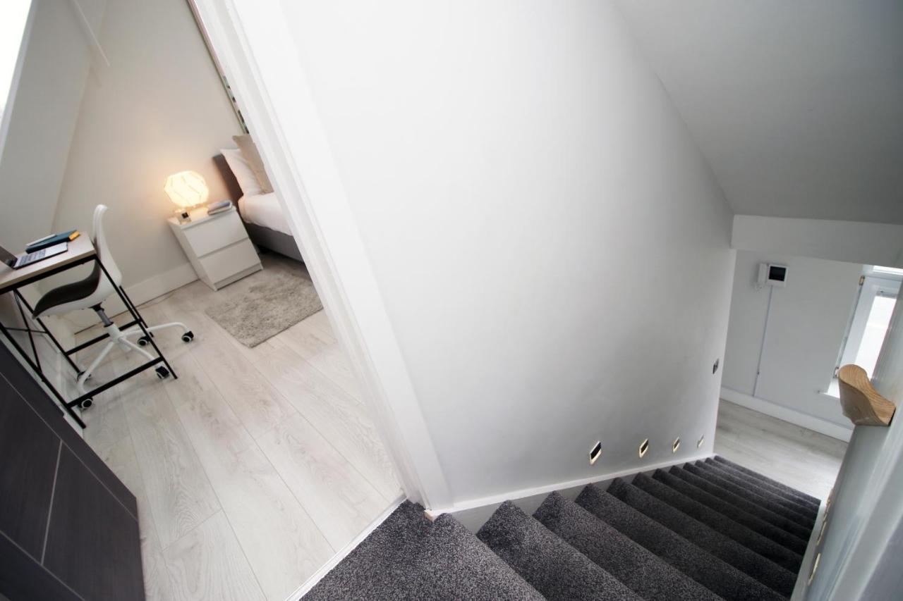 New 2 Bed Comfort - Functional - Secure - Private Cardiff Kültér fotó