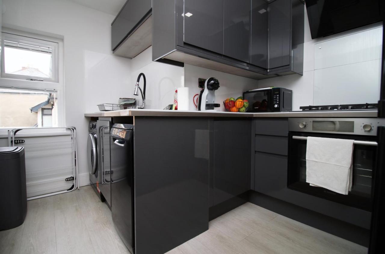 New 2 Bed Comfort - Functional - Secure - Private Cardiff Kültér fotó